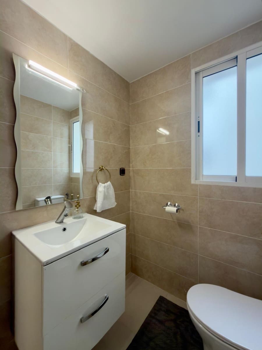 3 soverom Leilighet til leie i Granada by - € 900 (Ref: 10142564)