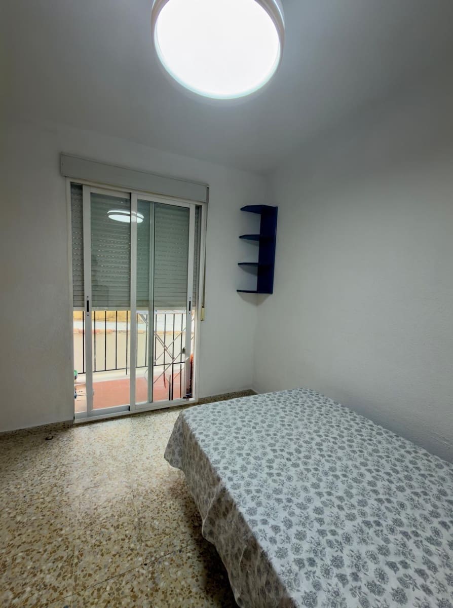 3 soverom Leilighet til leie i Granada by - € 900 (Ref: 10142564)