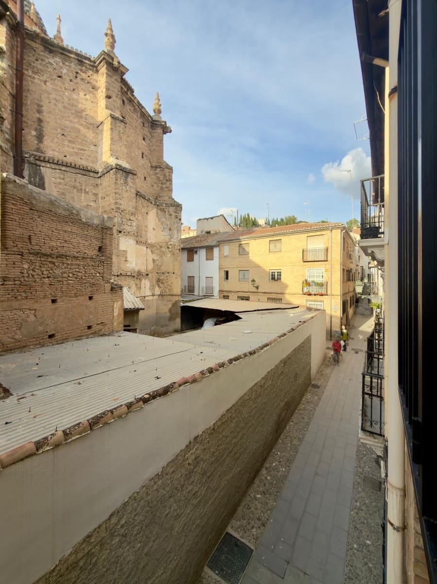 3 soverom Leilighet til leie i Granada by - € 900 (Ref: 10142564)