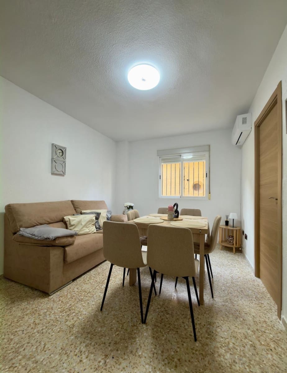 3 soverom Leilighet til leie i Granada by - € 900 (Ref: 10142564)
