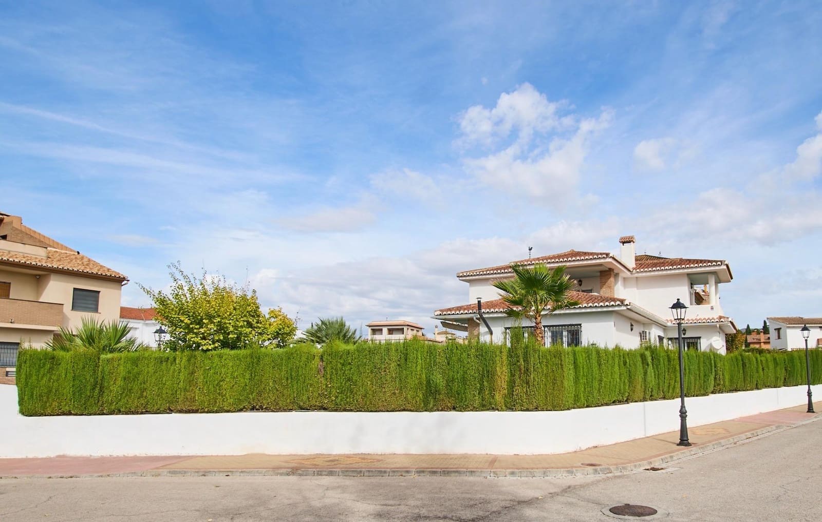 Chalet de 4 habitaciones en Atarfe en venta con piscina garaje - 550.000 € (Ref: 10155447)