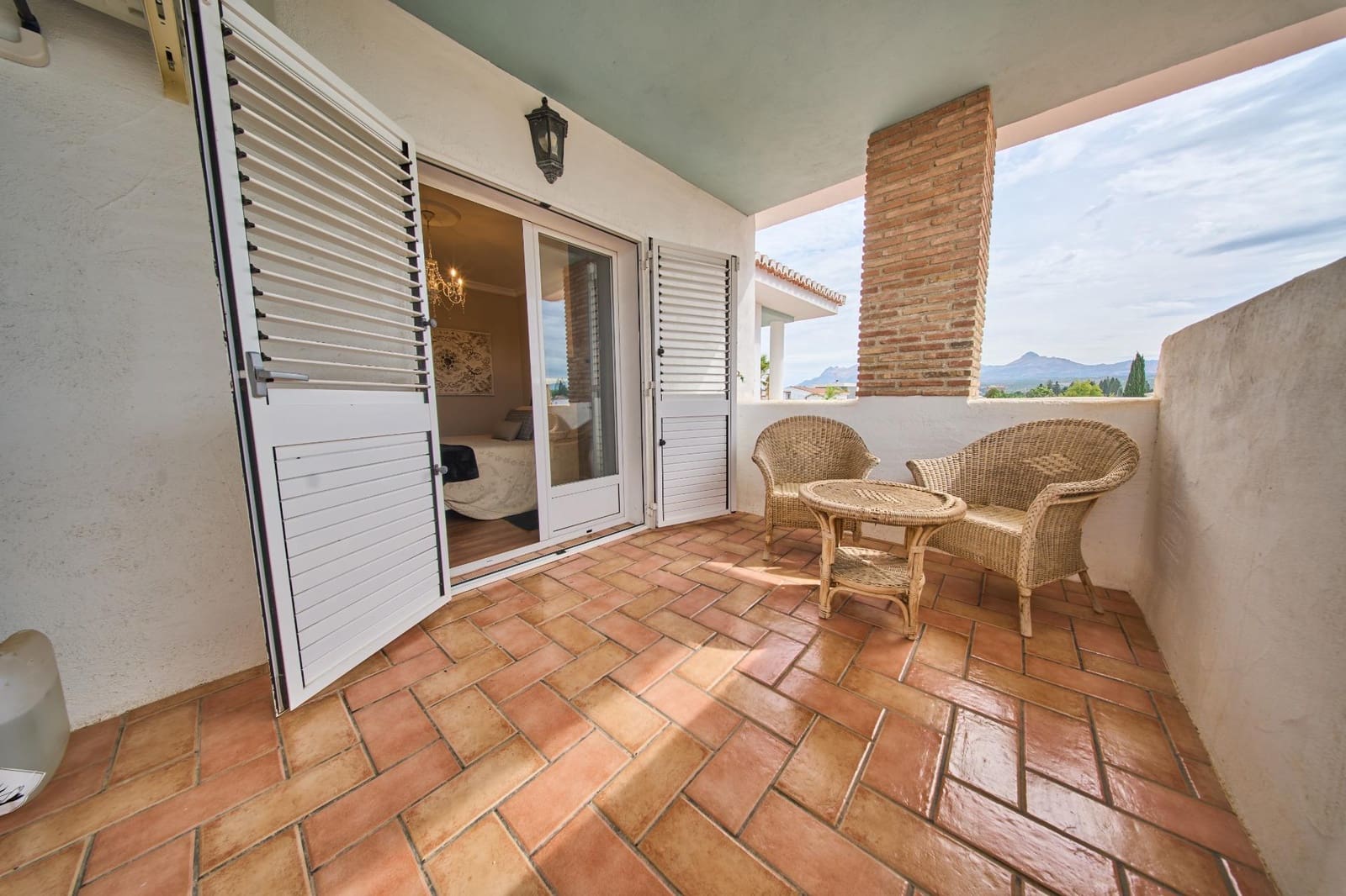 Chalet de 4 habitaciones en Atarfe en venta con piscina garaje - 550.000 € (Ref: 10155447)