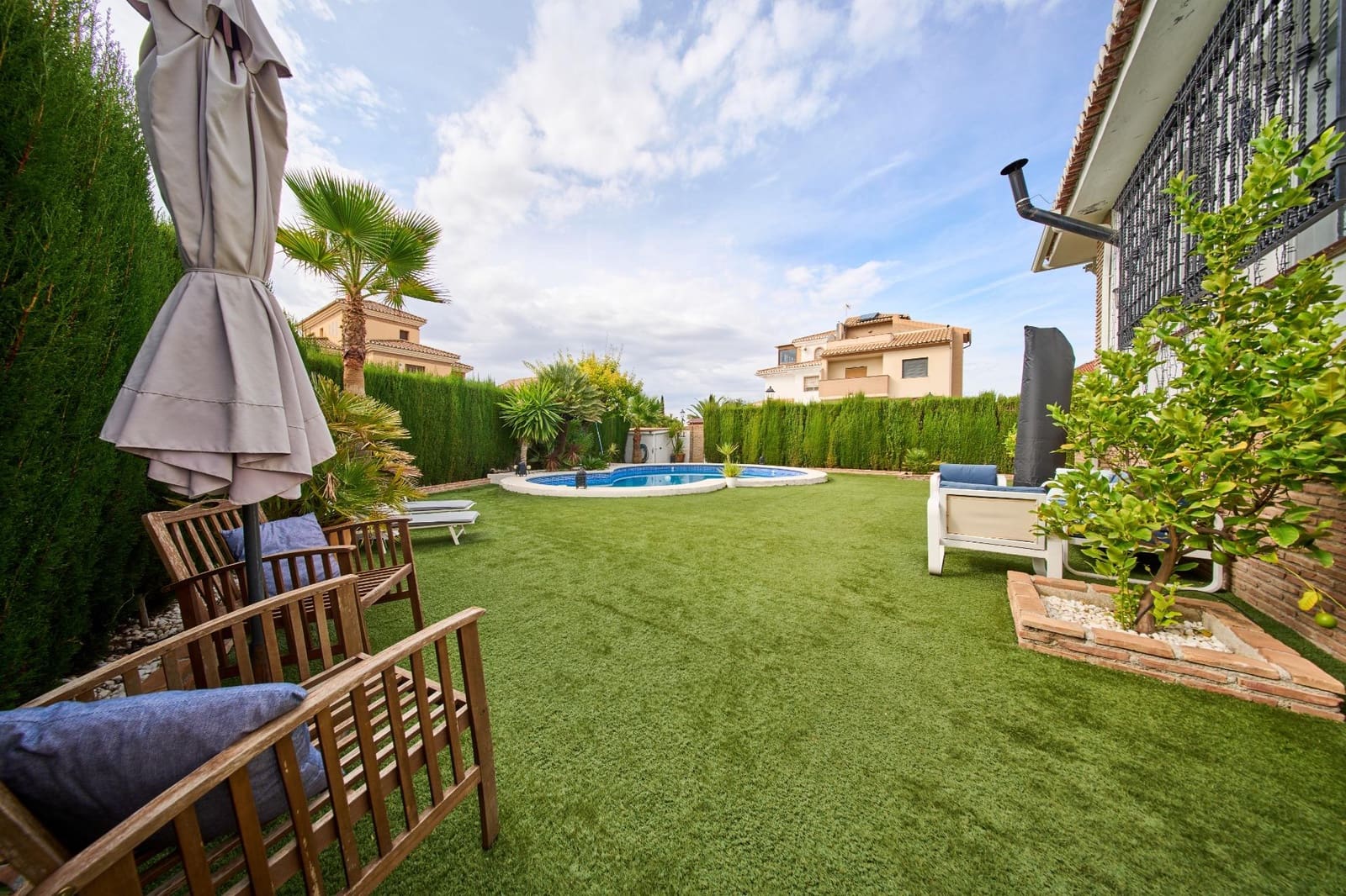 Chalet de 4 habitaciones en Atarfe en venta con piscina garaje - 550.000 € (Ref: 10155447)