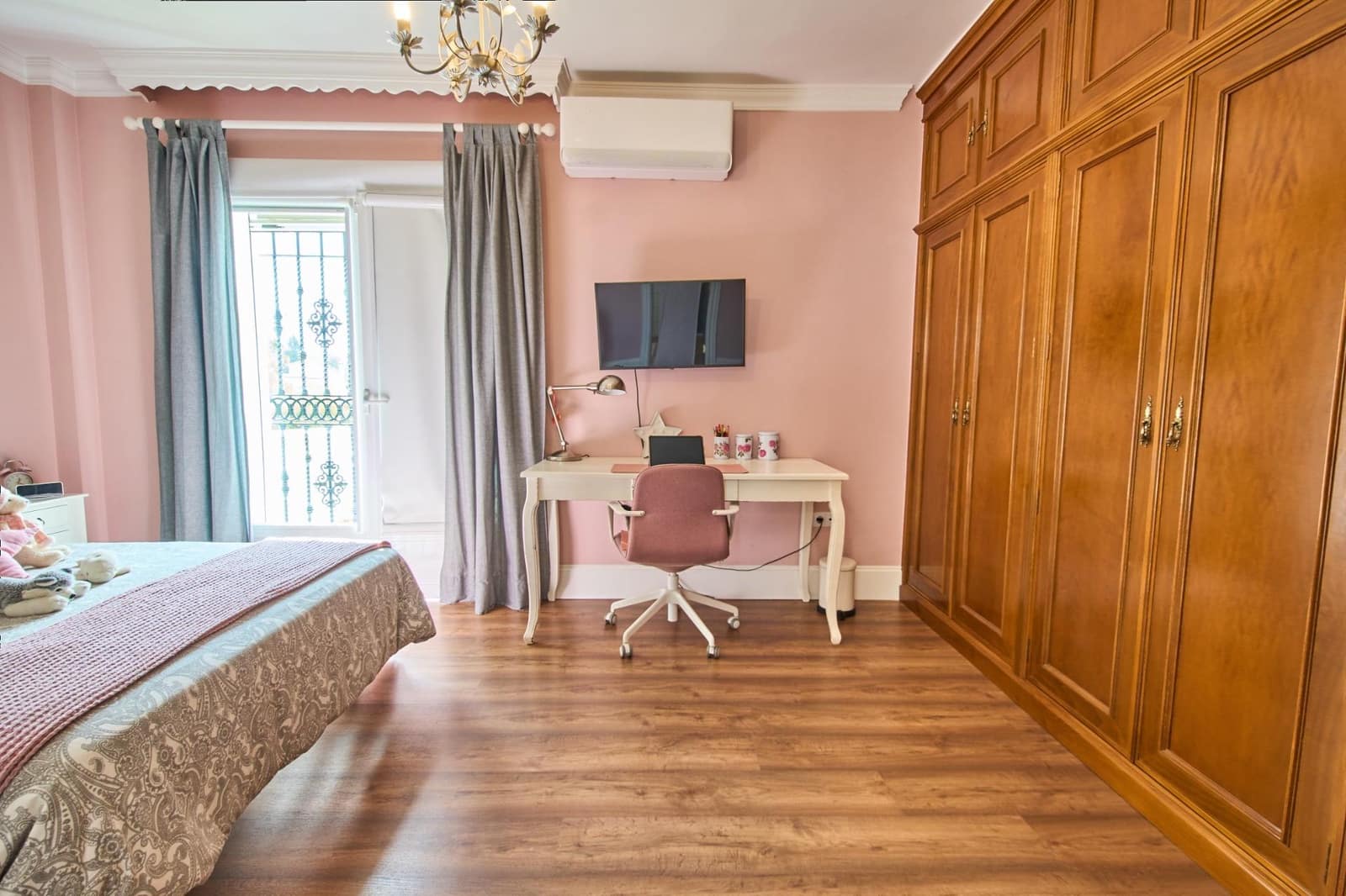 Chalet de 4 habitaciones en Atarfe en venta con piscina garaje - 550.000 € (Ref: 10155447)