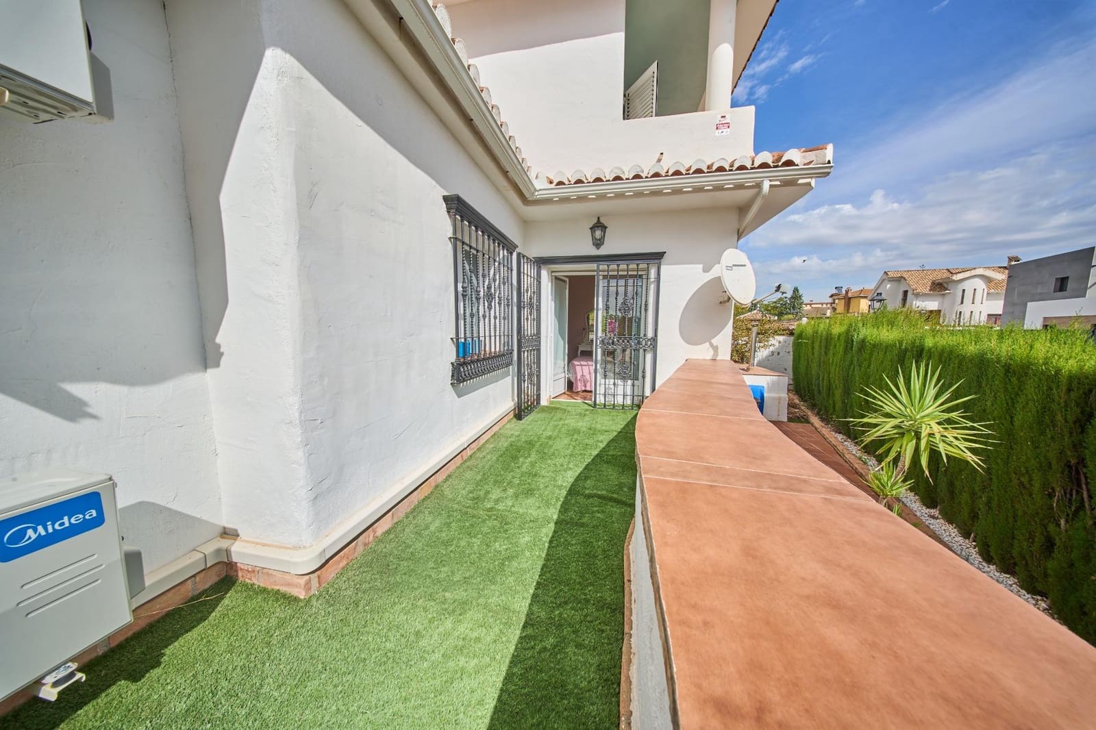 Chalet de 4 habitaciones en Atarfe en venta con piscina garaje - 550.000 € (Ref: 10155447)
