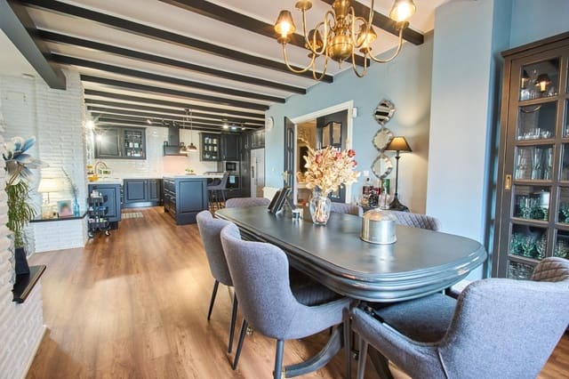 Chalet de 4 habitaciones en Atarfe en venta con piscina garaje - 550.000 € (Ref: 10155447)