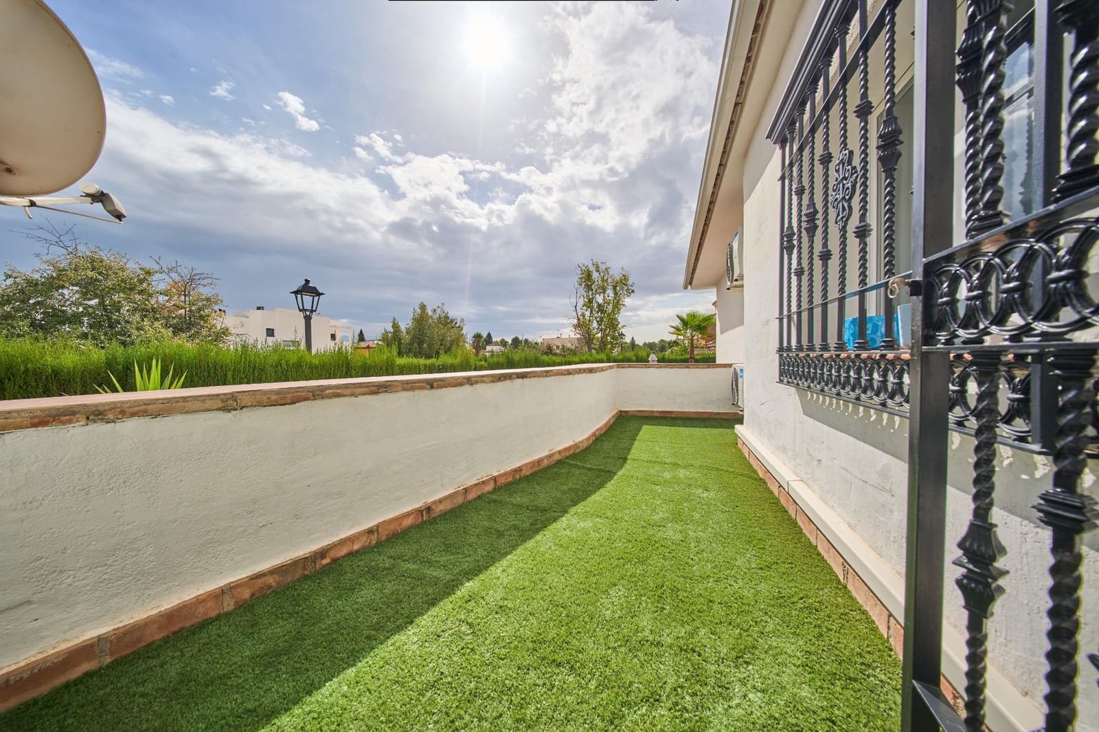 Chalet de 4 habitaciones en Atarfe en venta con piscina garaje - 550.000 € (Ref: 10155447)