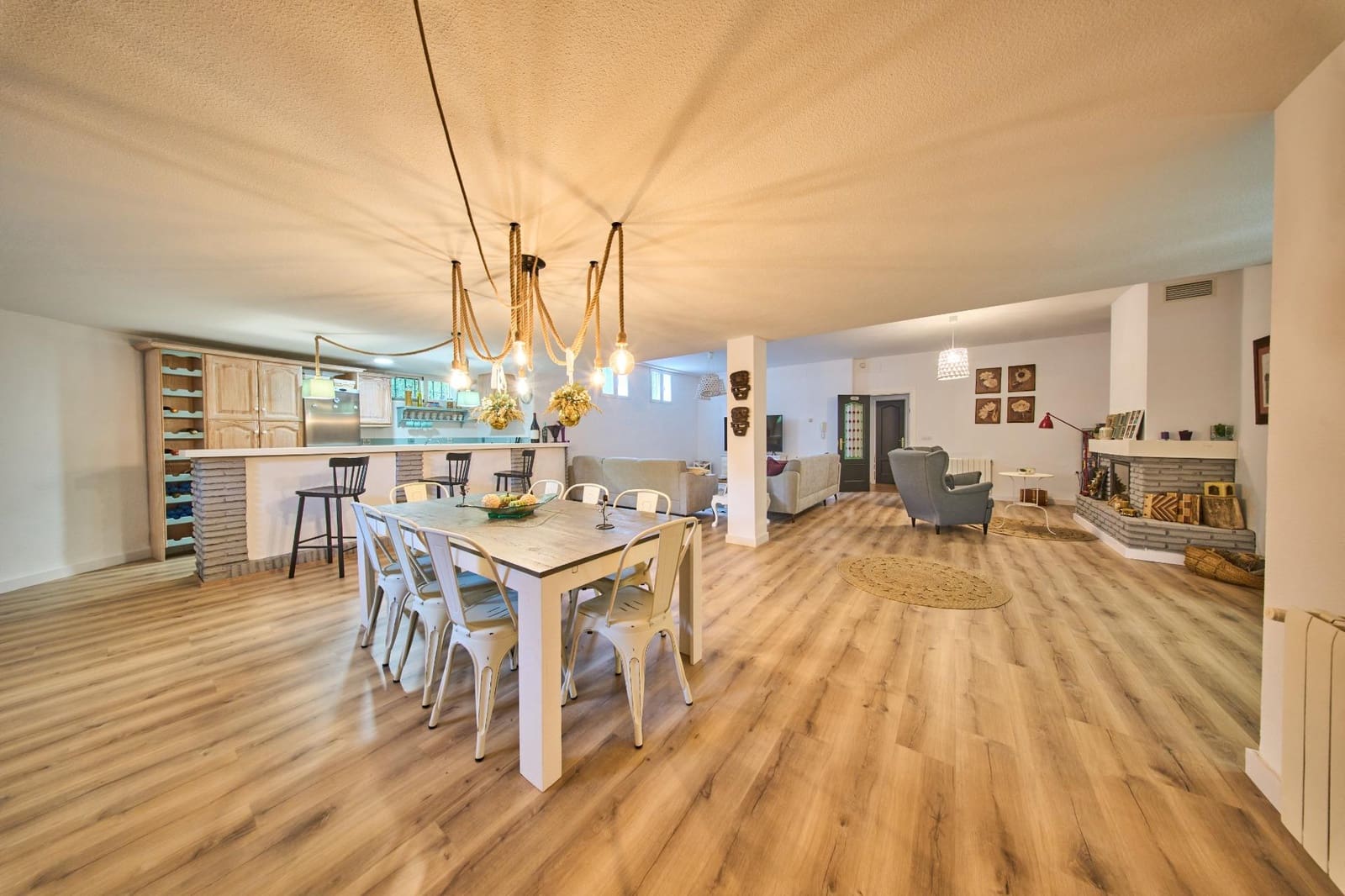 4 bedroom Villa for sale in Atarfe with pool garage - € 550,000 (Ref: 10155447)
