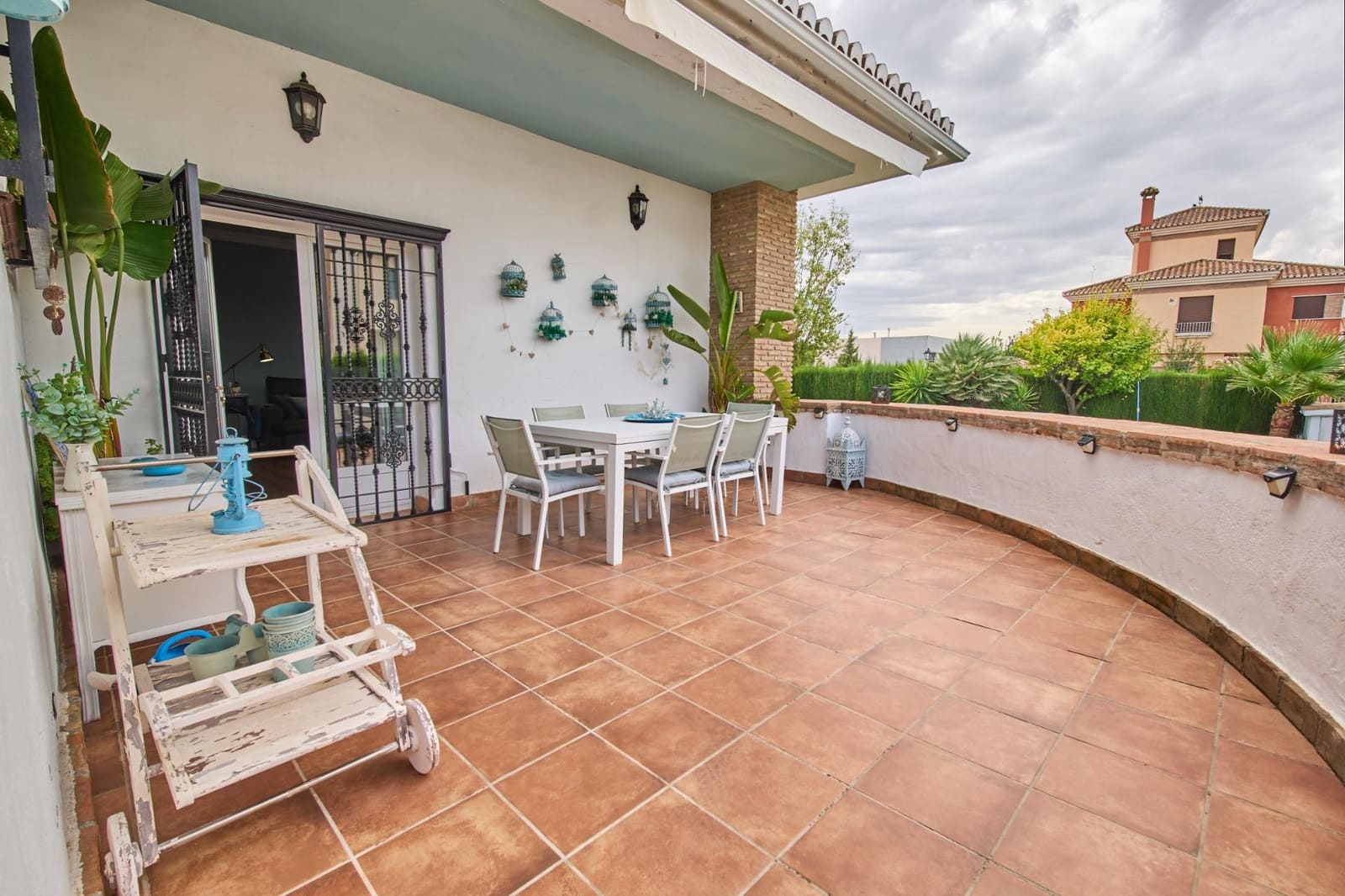 4 bedroom Villa for sale in Atarfe with pool garage - € 550,000 (Ref: 10155447)