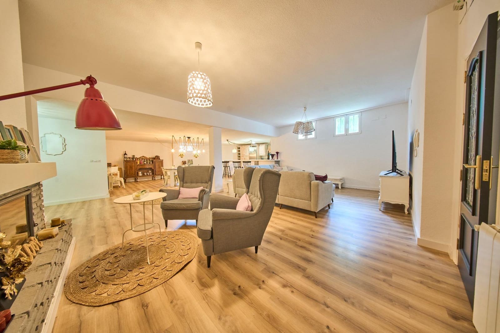 4 bedroom Villa for sale in Atarfe with pool garage - € 550,000 (Ref: 10155447)