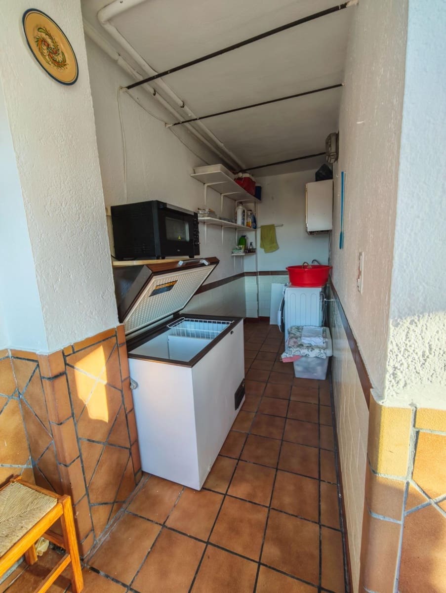 3 bedroom Semi-detached Villa for rent in Alfacar - € 600 (Ref: 10155449)