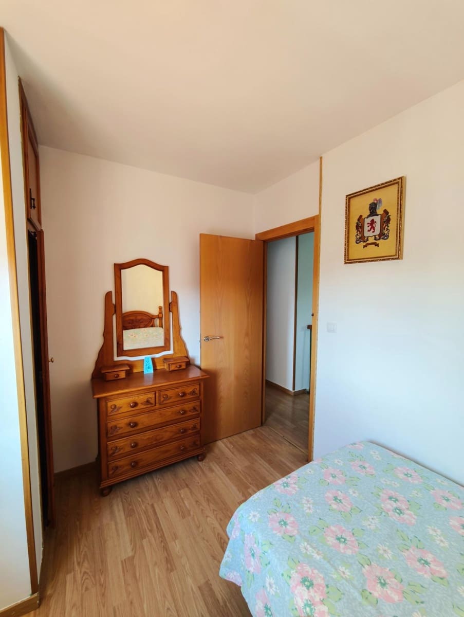 3 bedroom Semi-detached Villa for rent in Alfacar - € 600 (Ref: 10155449)