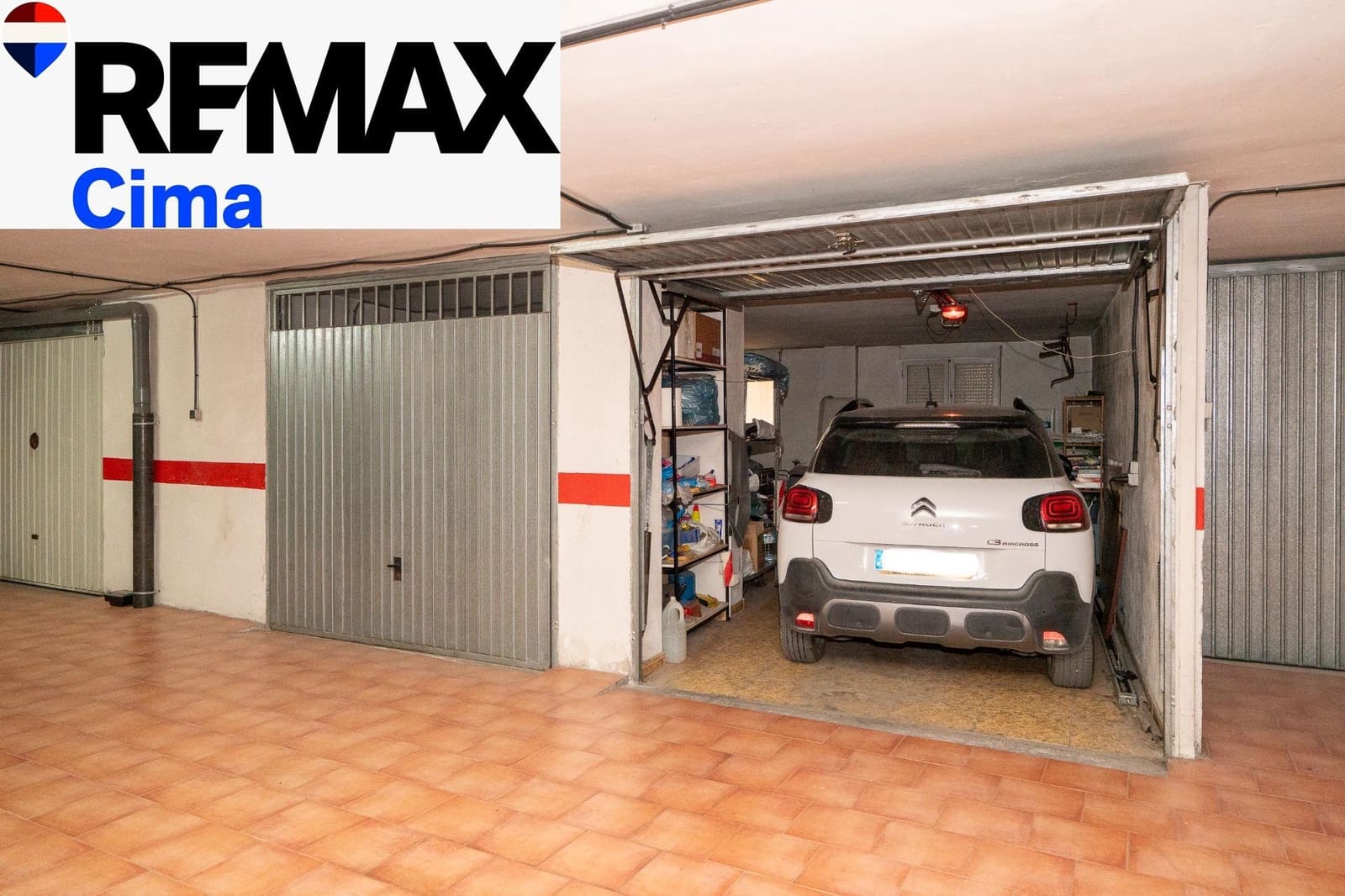 5 bedroom Flat for sale in Baza with garage - € 180,000 (Ref: 10159887)