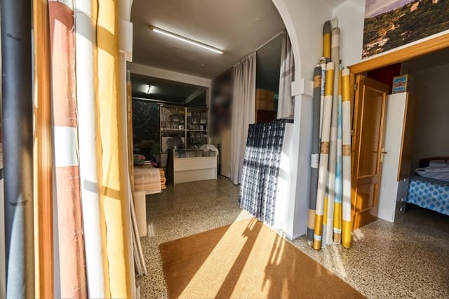 Erhverv til salg i Santa Fe - € 149.900 (Ref: 10159888)