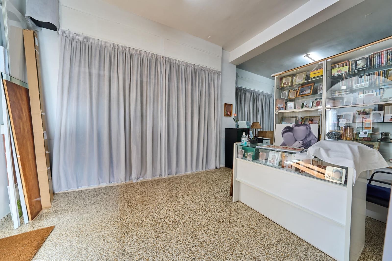 Erhverv til salg i Santa Fe - € 149.900 (Ref: 10159888)