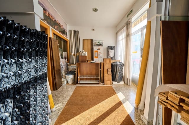 Erhverv til salg i Santa Fe - € 149.900 (Ref: 10159888)