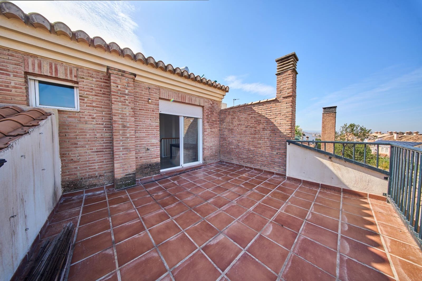 4 slaapkamer Rijtjeshuis te koop in Cajar met garage - € 319.900 (Ref: 10159890)