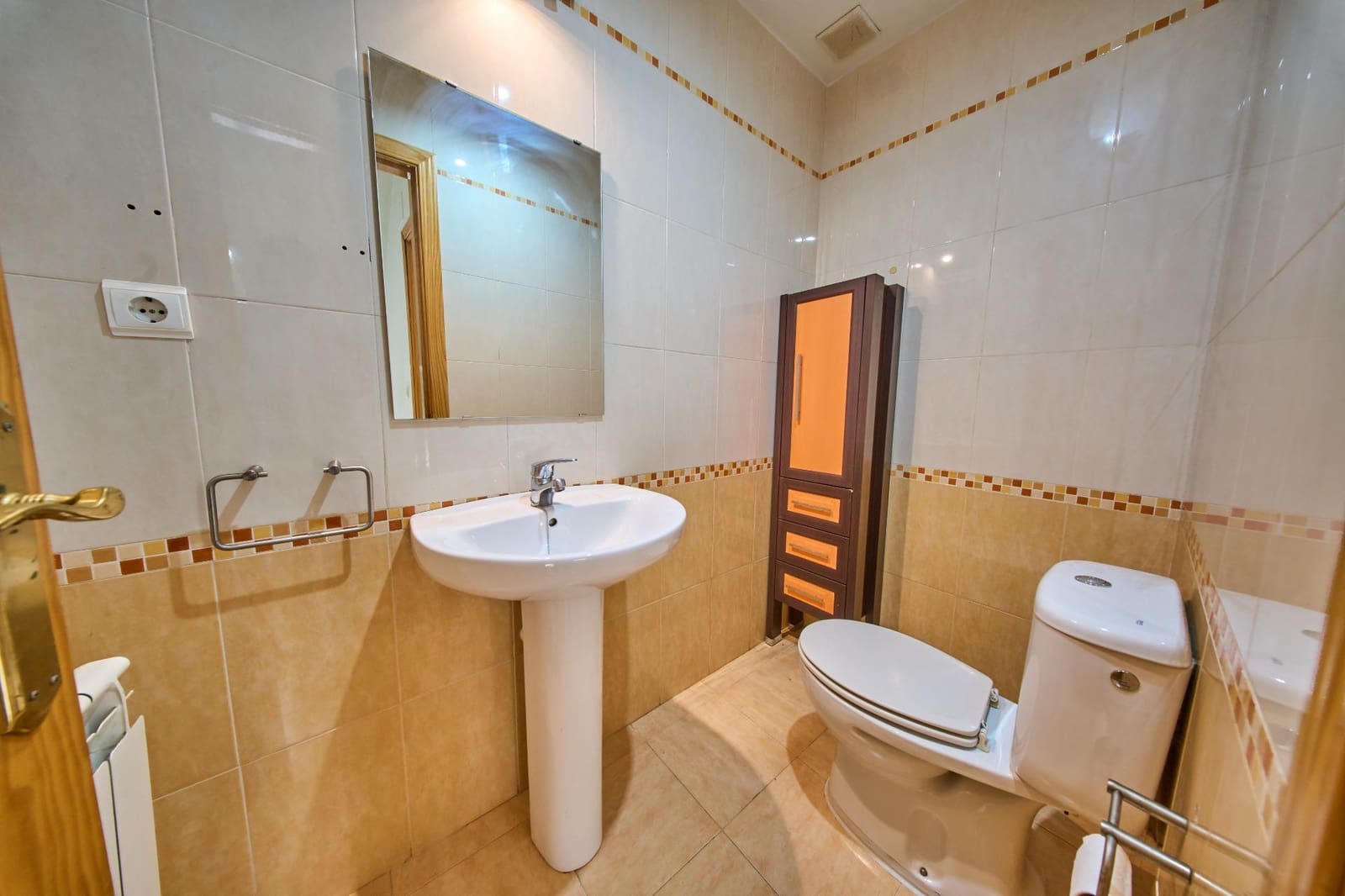 4 slaapkamer Rijtjeshuis te koop in Cajar met garage - € 319.900 (Ref: 10159890)