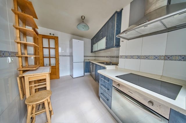 4 makuuhuone Rivitalo myytävänä paikassa Cájar mukana 
autotalli - 319 900 € (Ref: 10159890)