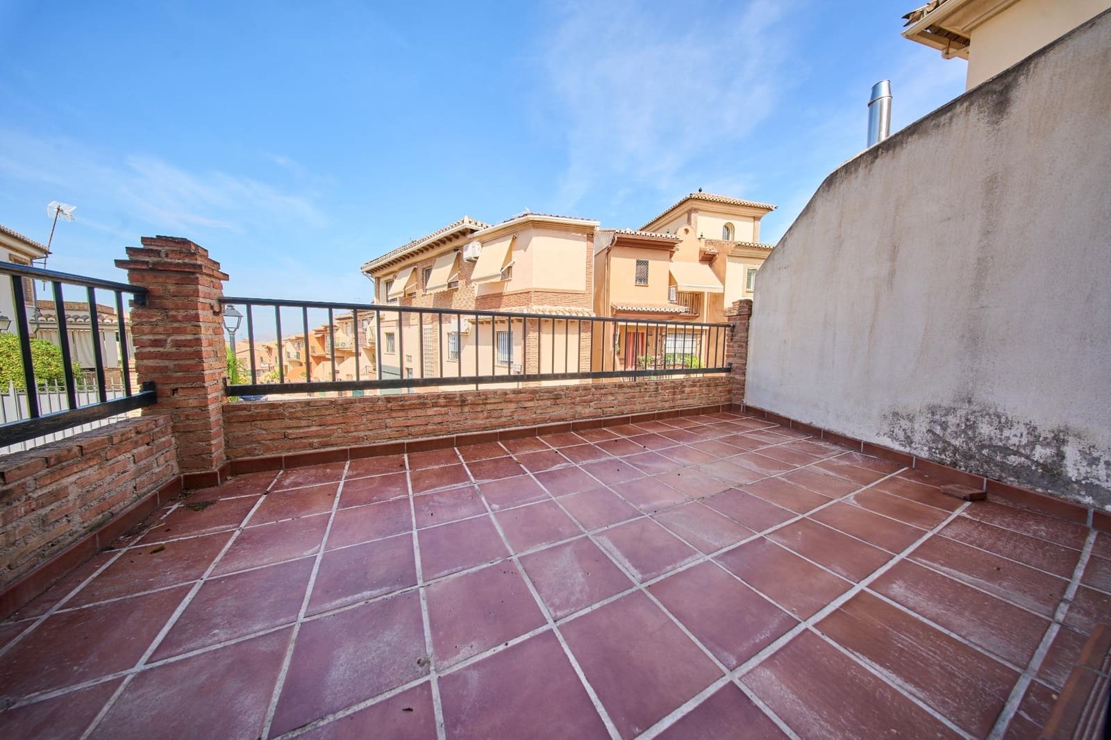 4 slaapkamer Rijtjeshuis te koop in Cajar met garage - € 319.900 (Ref: 10159890)