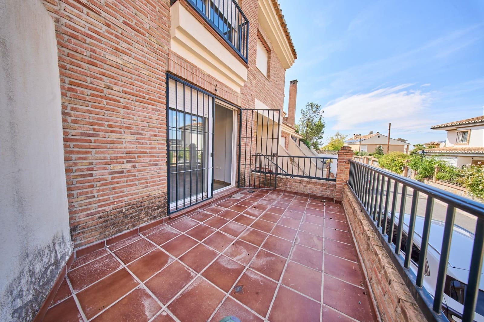 4 slaapkamer Rijtjeshuis te koop in Cajar met garage - € 319.900 (Ref: 10159890)