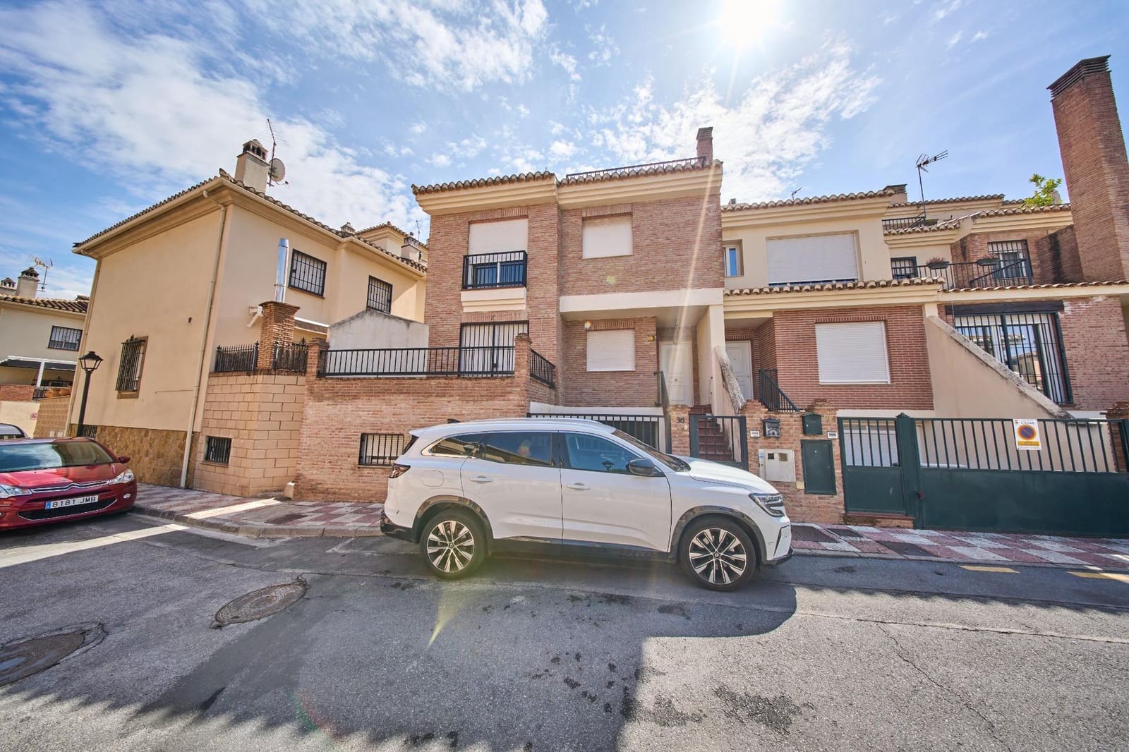 4 slaapkamer Rijtjeshuis te koop in Cajar met garage - € 319.900 (Ref: 10159890)