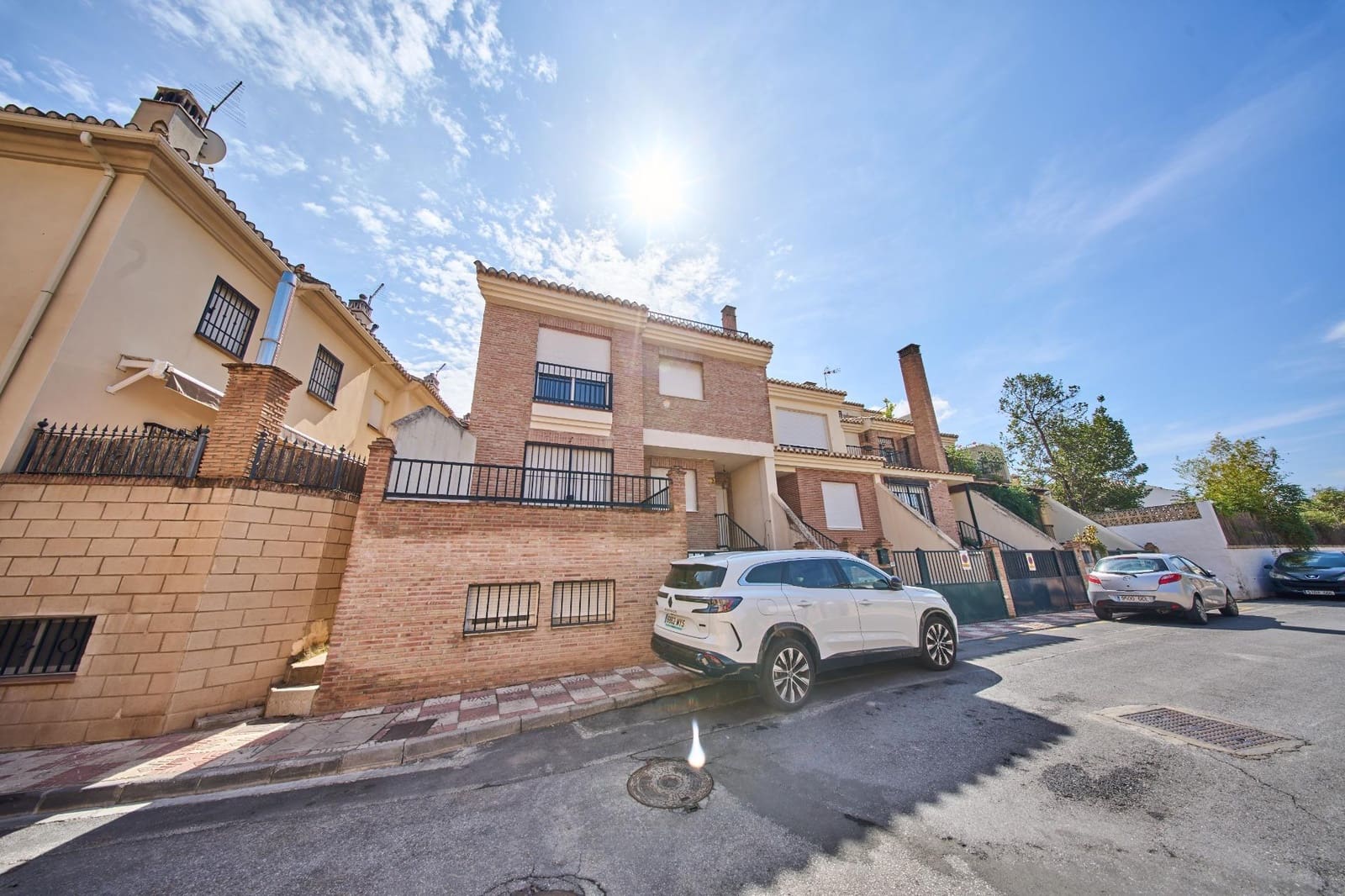 4 slaapkamer Rijtjeshuis te koop in Cajar met garage - € 319.900 (Ref: 10159890)