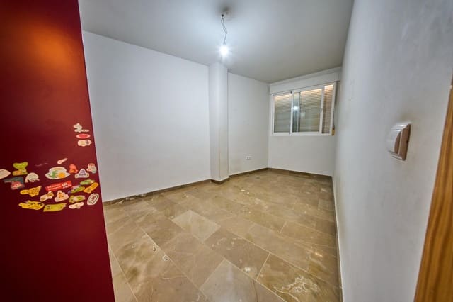 4 soveværelse Rækkehus til salg i Cájar med garage - € 319.900 (Ref: 10159890)