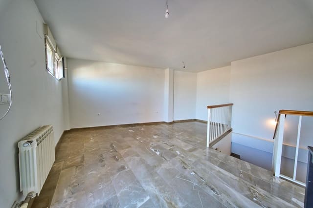 4 soveværelse Rækkehus til salg i Cájar med garage - € 319.900 (Ref: 10159890)