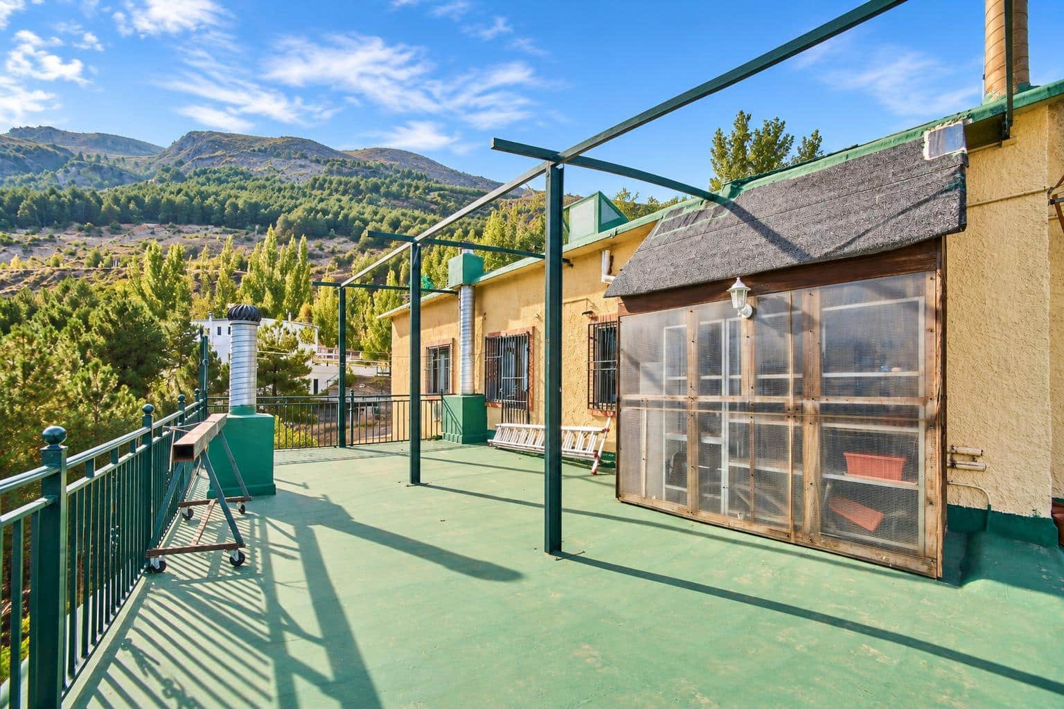 16 bedroom Hotel for sale in Guejar Sierra with garage - € 1,365,000 (Ref: 10162368)