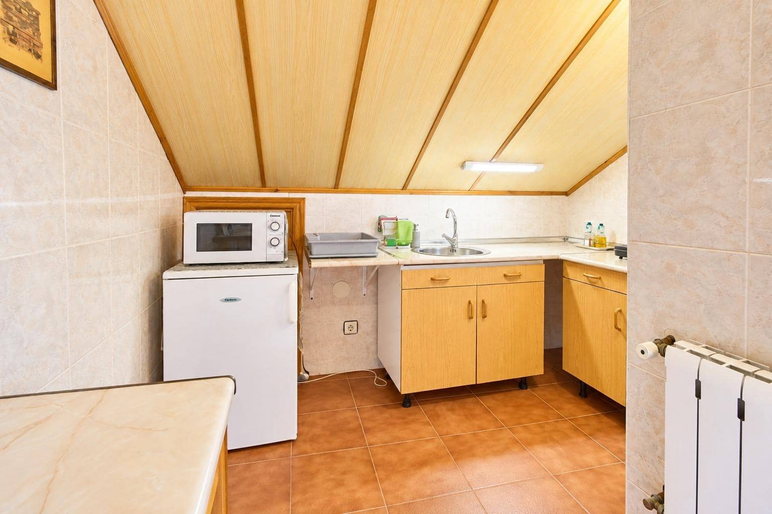 16 bedroom Hotel for sale in Guejar Sierra with garage - € 1,365,000 (Ref: 10162368)