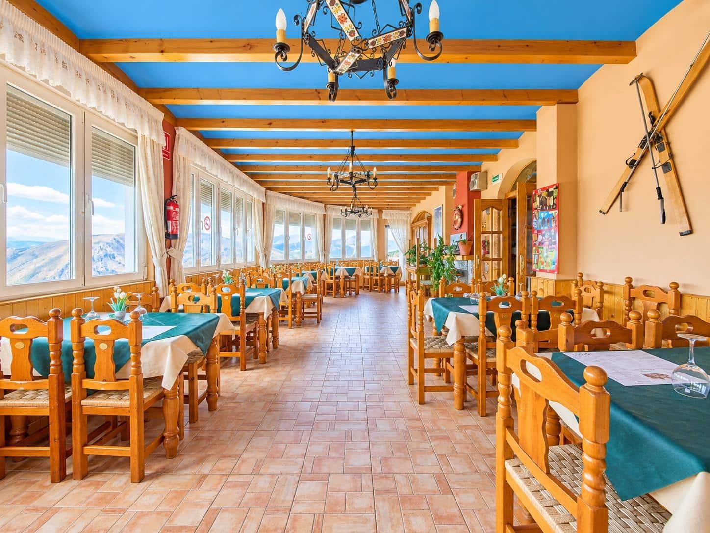 16 bedroom Hotel for sale in Guejar Sierra with garage - € 1,365,000 (Ref: 10162368)