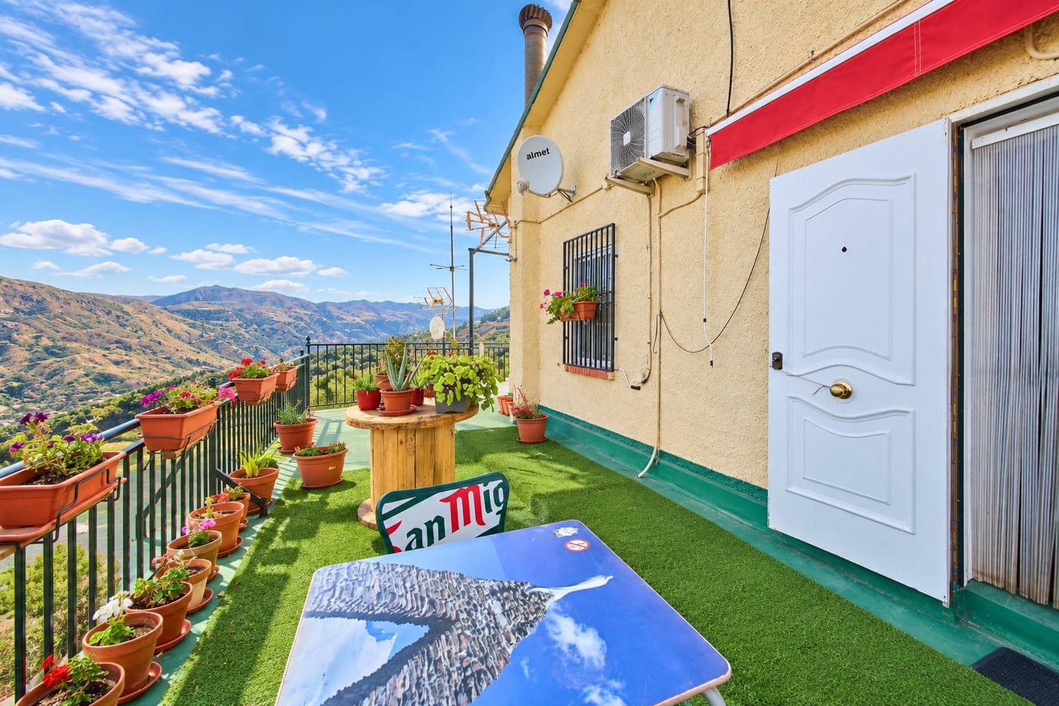16 bedroom Hotel for sale in Guejar Sierra with garage - € 1,365,000 (Ref: 10162368)