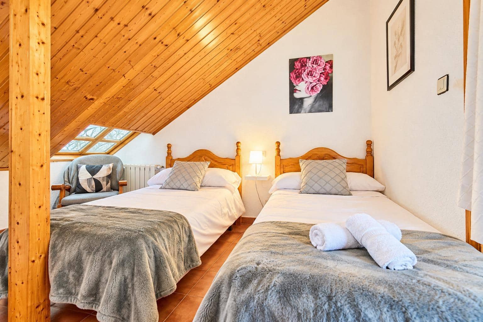 16 bedroom Hotel for sale in Guejar Sierra with garage - € 1,365,000 (Ref: 10162368)