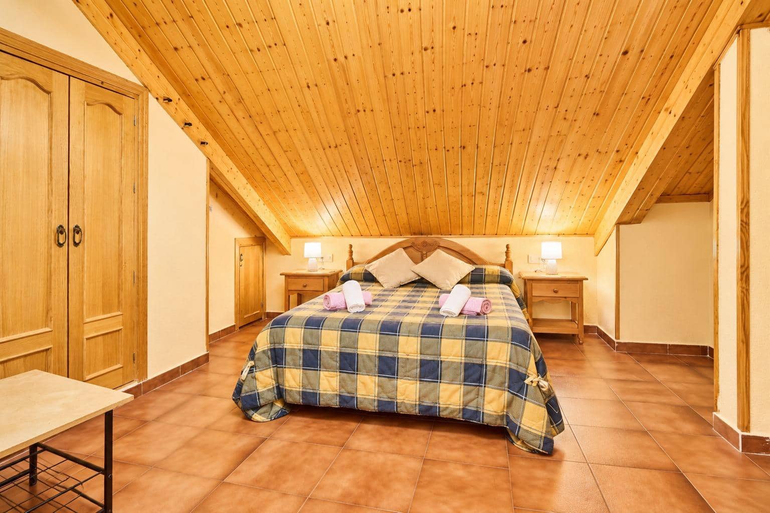 16 bedroom Hotel for sale in Guejar Sierra with garage - € 1,365,000 (Ref: 10162368)