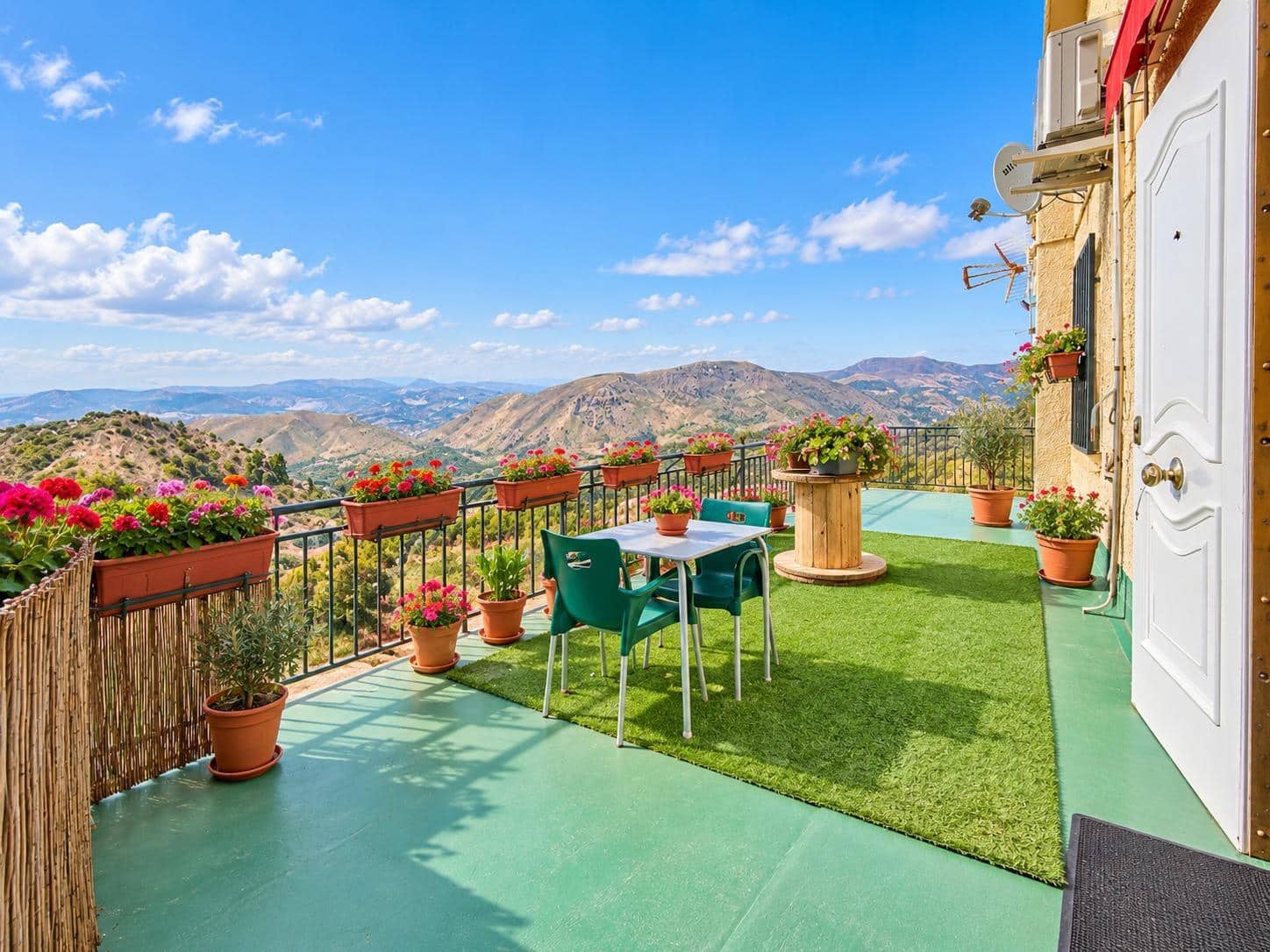 16 bedroom Hotel for sale in Guejar Sierra with garage - € 1,365,000 (Ref: 10162368)