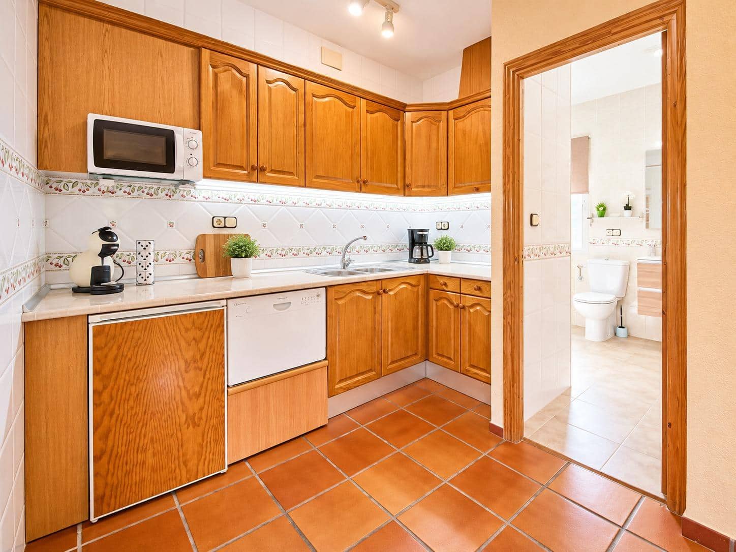 16 bedroom Hotel for sale in Guejar Sierra with garage - € 1,365,000 (Ref: 10162368)