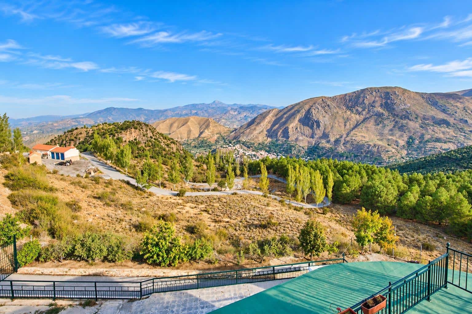 16 bedroom Hotel for sale in Guejar Sierra with garage - € 1,365,000 (Ref: 10162368)