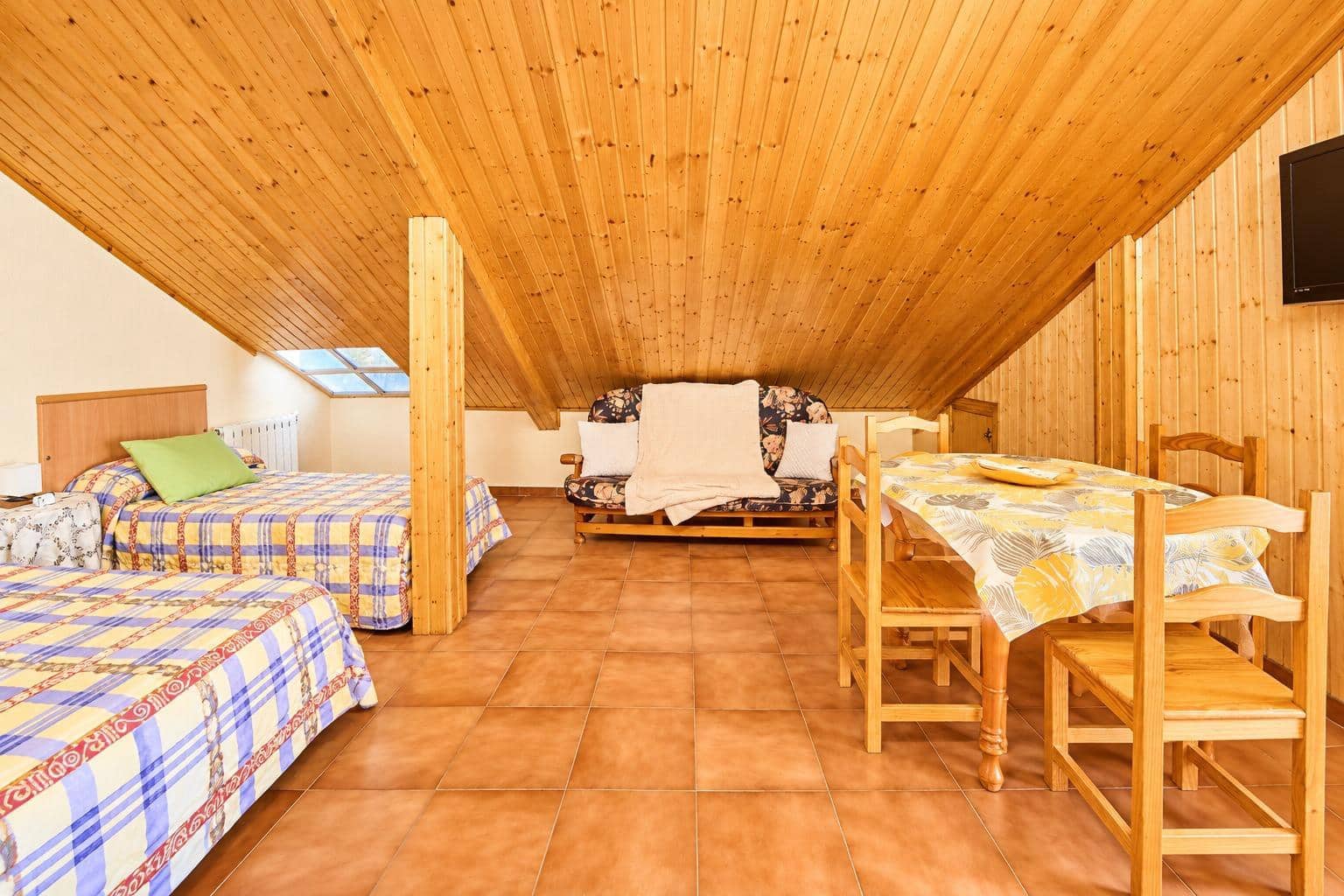 16 bedroom Hotel for sale in Guejar Sierra with garage - € 1,365,000 (Ref: 10162368)