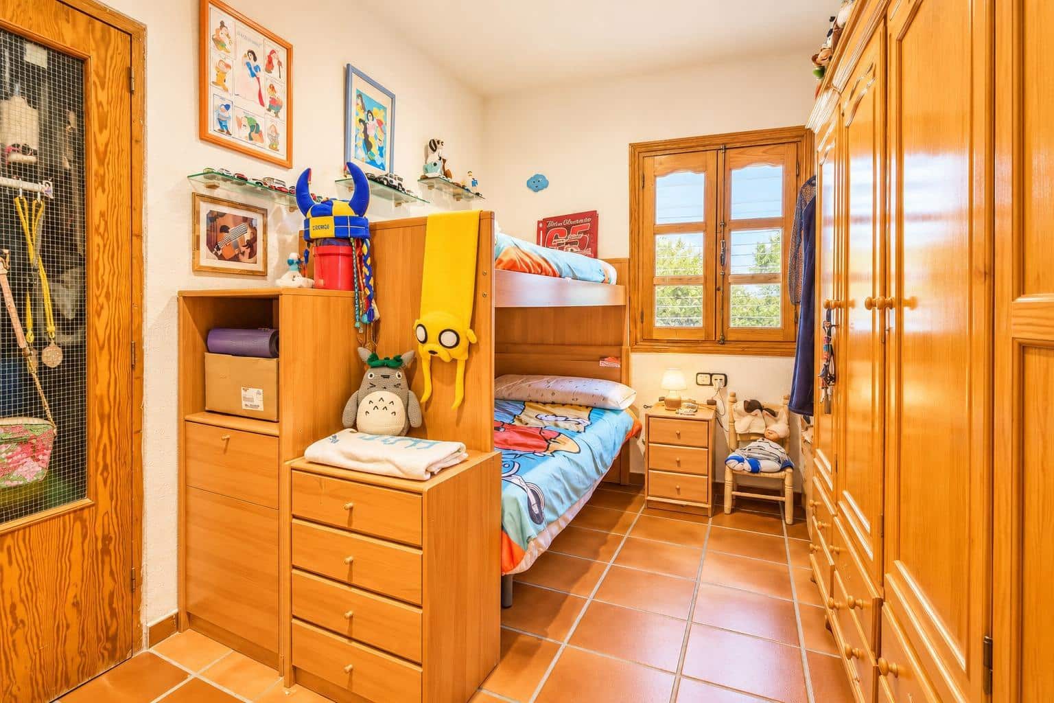 16 bedroom Hotel for sale in Guejar Sierra with garage - € 1,365,000 (Ref: 10162368)