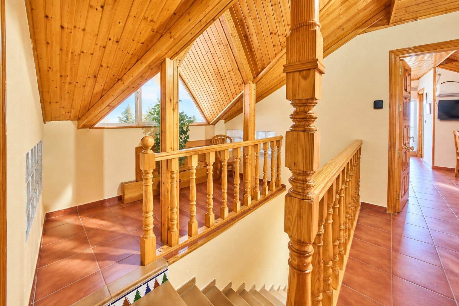 16 bedroom Hotel for sale in Guejar Sierra with garage - € 1,365,000 (Ref: 10162368)