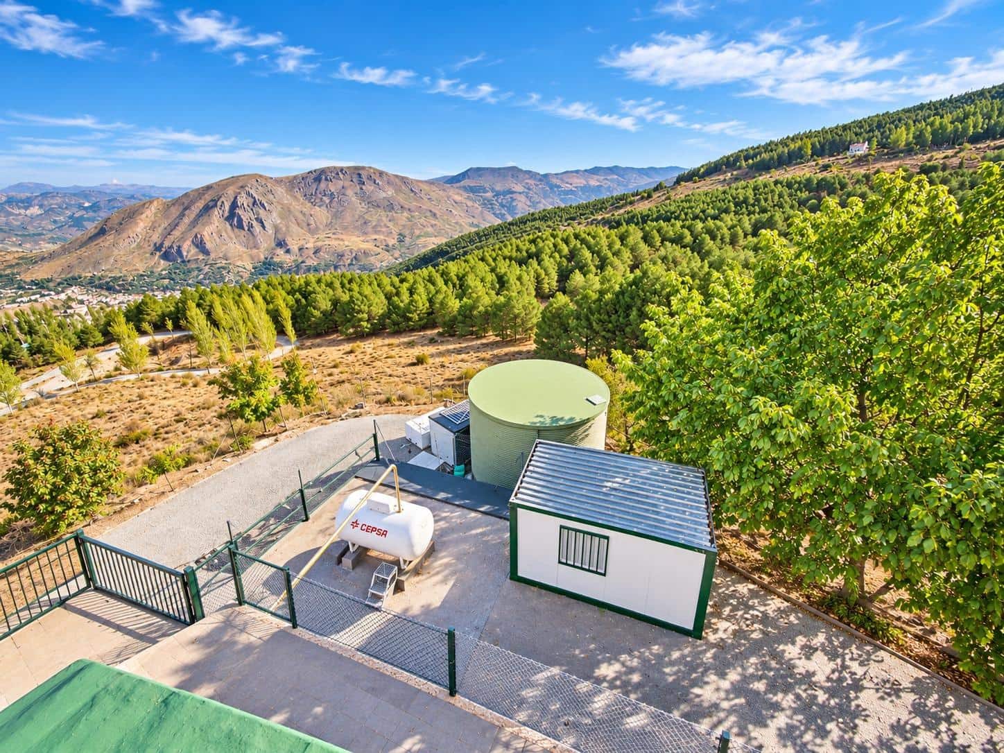 16 bedroom Hotel for sale in Guejar Sierra with garage - € 1,365,000 (Ref: 10162368)