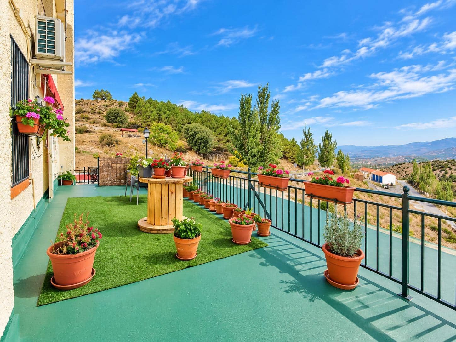 16 bedroom Hotel for sale in Guejar Sierra with garage - € 1,365,000 (Ref: 10162368)