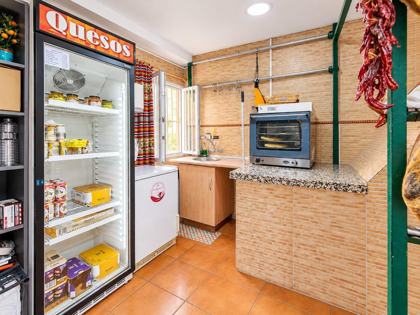 16 bedroom Hotel for sale in Guejar Sierra with garage - € 1,365,000 (Ref: 10162368)