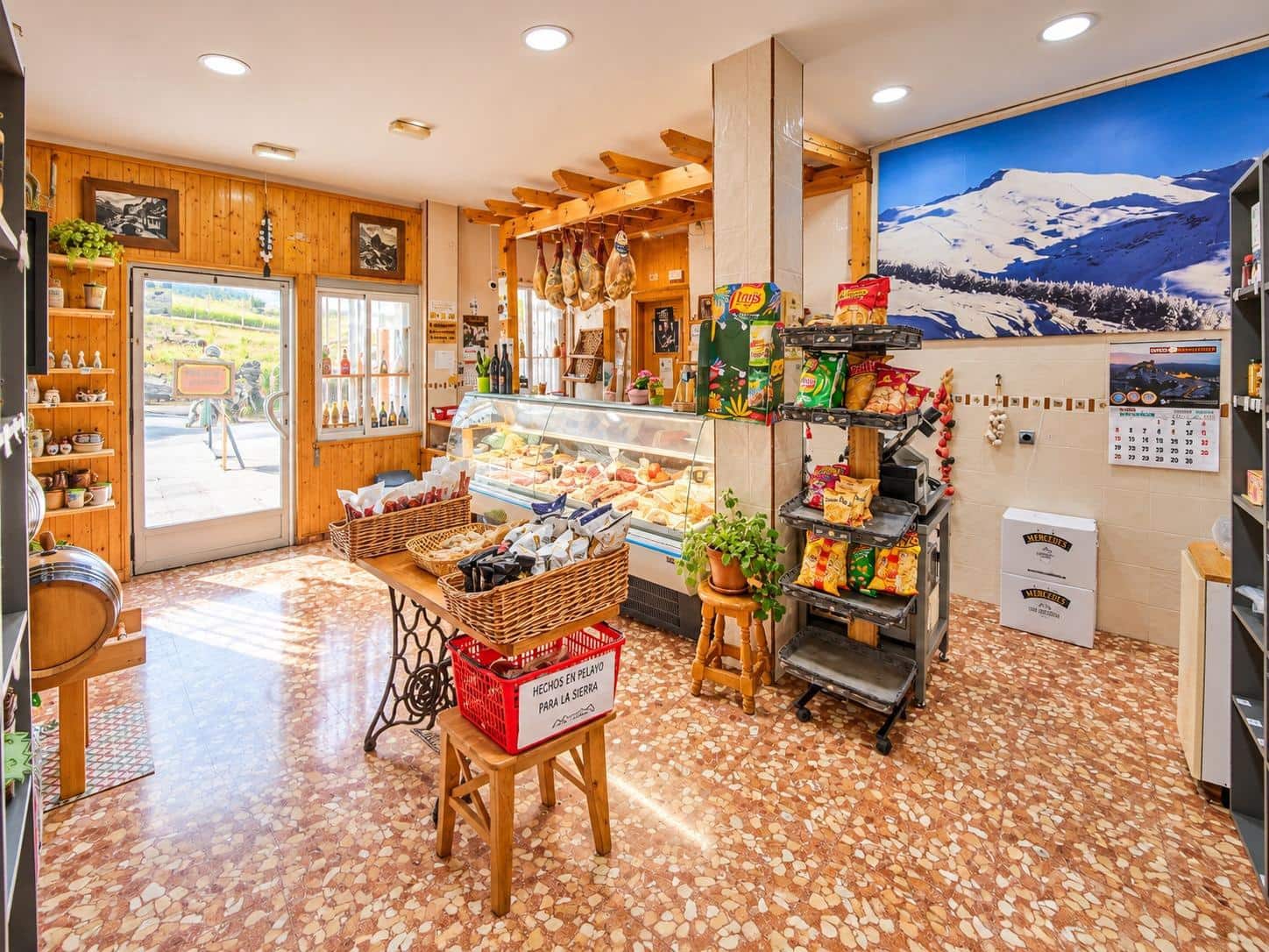 16 bedroom Hotel for sale in Guejar Sierra with garage - € 1,365,000 (Ref: 10162368)