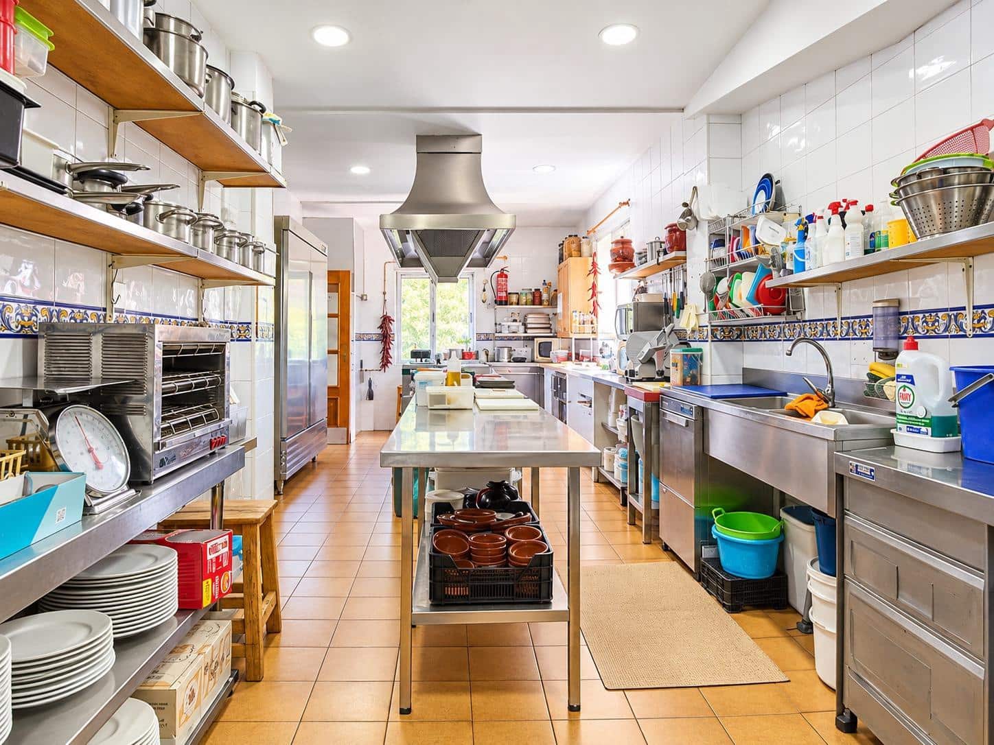 16 bedroom Hotel for sale in Guejar Sierra with garage - € 1,365,000 (Ref: 10162368)