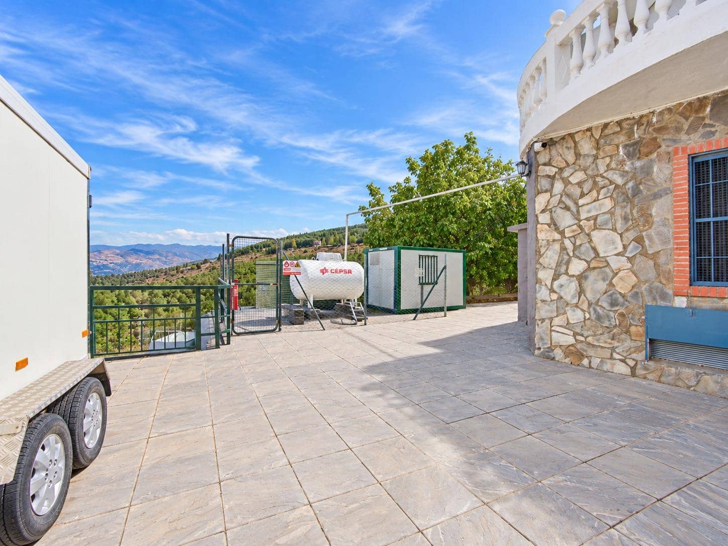 16 bedroom Hotel for sale in Guejar Sierra with garage - € 1,365,000 (Ref: 10162368)