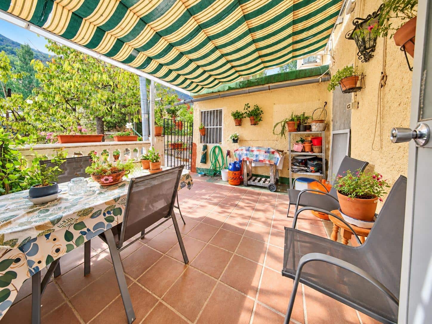 16 bedroom Hotel for sale in Guejar Sierra with garage - € 1,365,000 (Ref: 10162368)