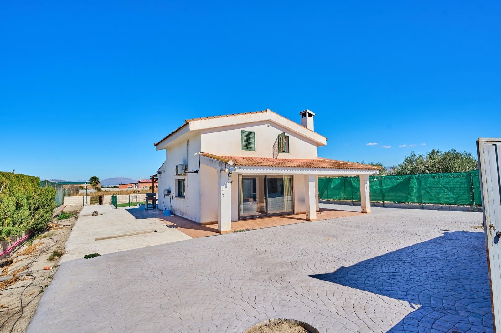 1 soveværelse Villa til salg i Churriana de la Vega med swimmingpool - € 230.000 (Ref: 10168680)