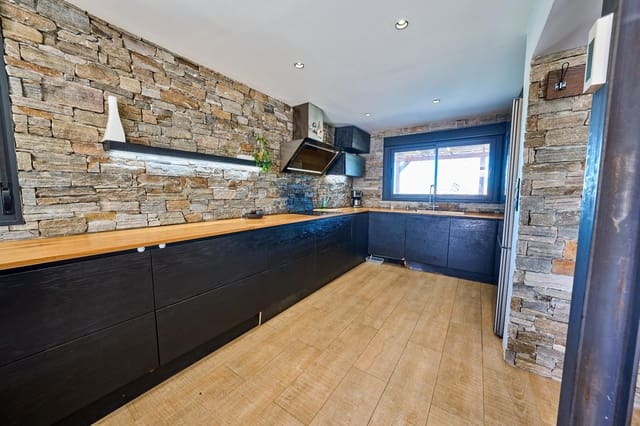 1 soveværelse Villa til salg i Churriana de la Vega med swimmingpool - € 230.000 (Ref: 10168680)